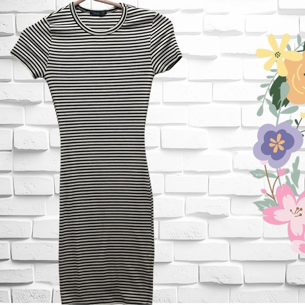 Soprano dress size XS black/white striped cap sleeve scoop neck stretchy